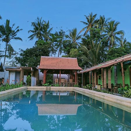 Wooden Kemiren Homestay Banyuwangi Banyuwangi  Eksteriør billede