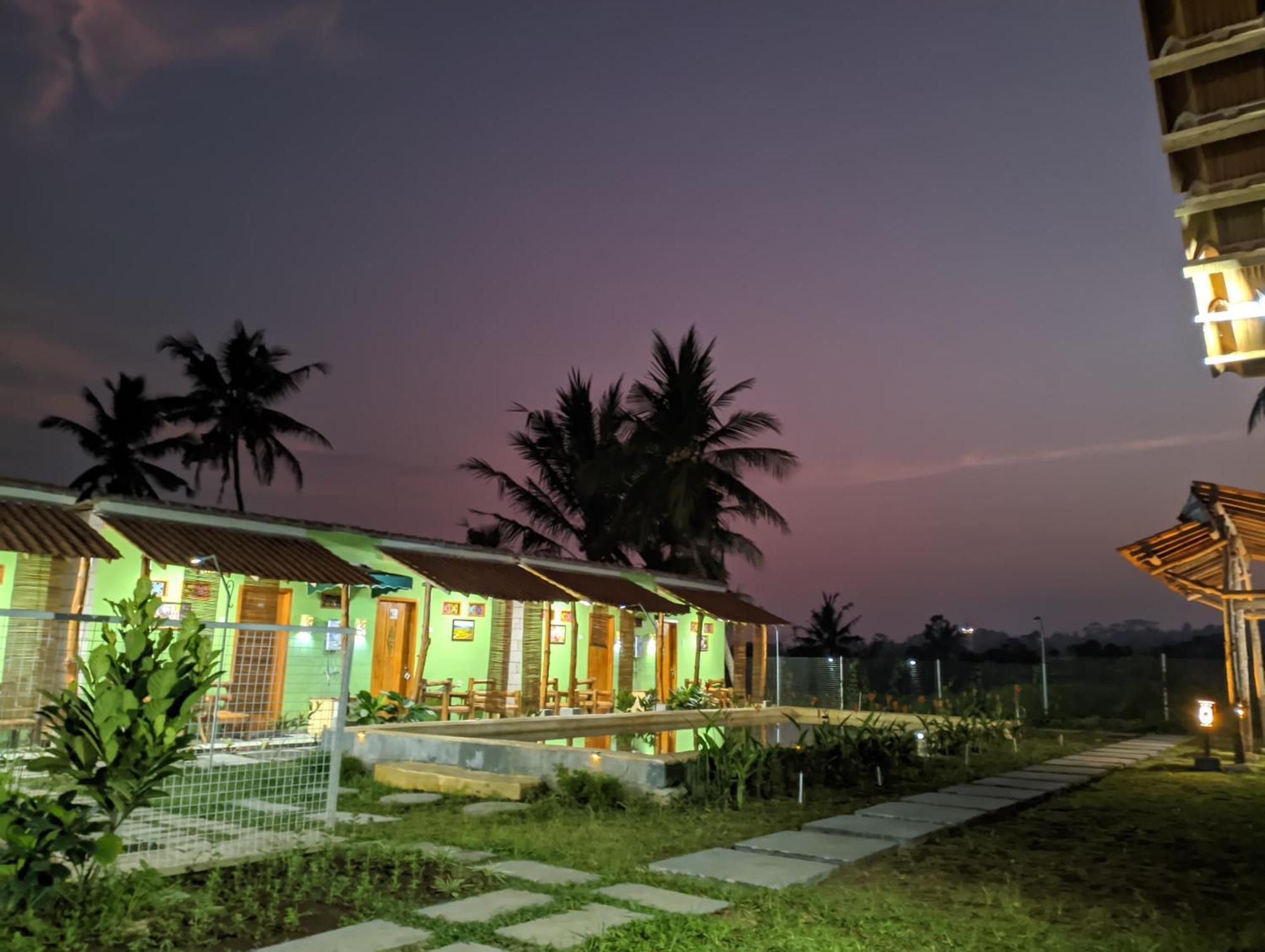 Wooden Kemiren Homestay Banyuwangi Banyuwangi  Eksteriør billede
