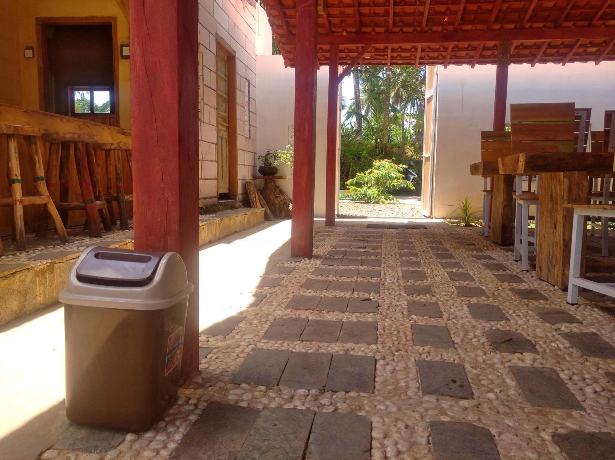 Wooden Kemiren Homestay Banyuwangi Banyuwangi  Eksteriør billede