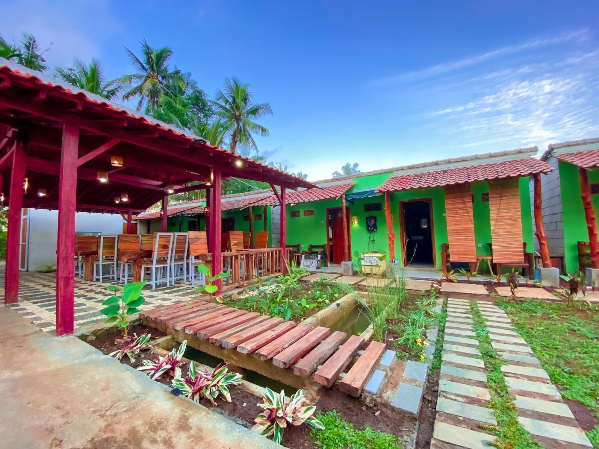 Wooden Kemiren Homestay Banyuwangi Banyuwangi  Eksteriør billede