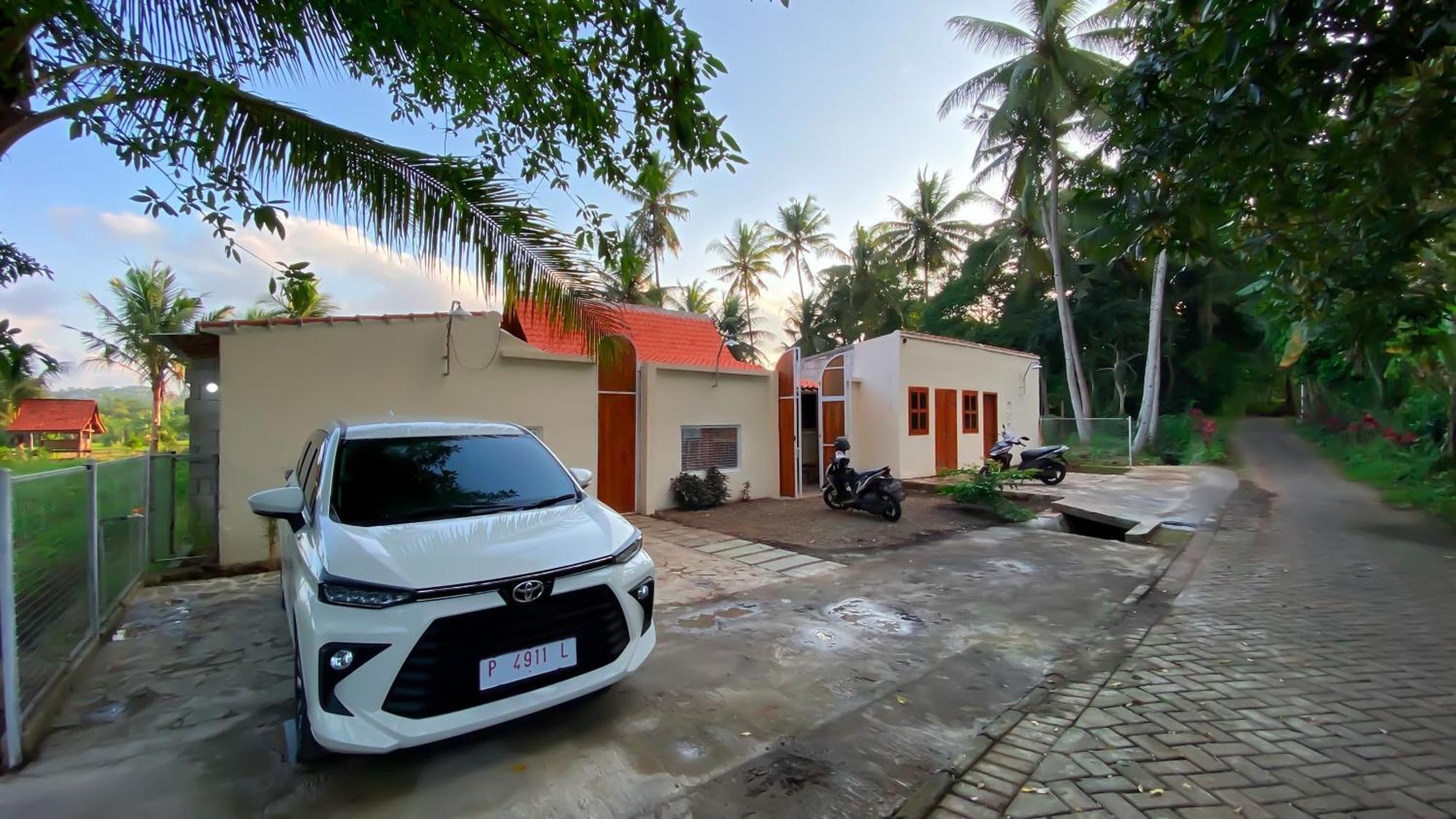 Wooden Kemiren Homestay Banyuwangi Banyuwangi  Eksteriør billede