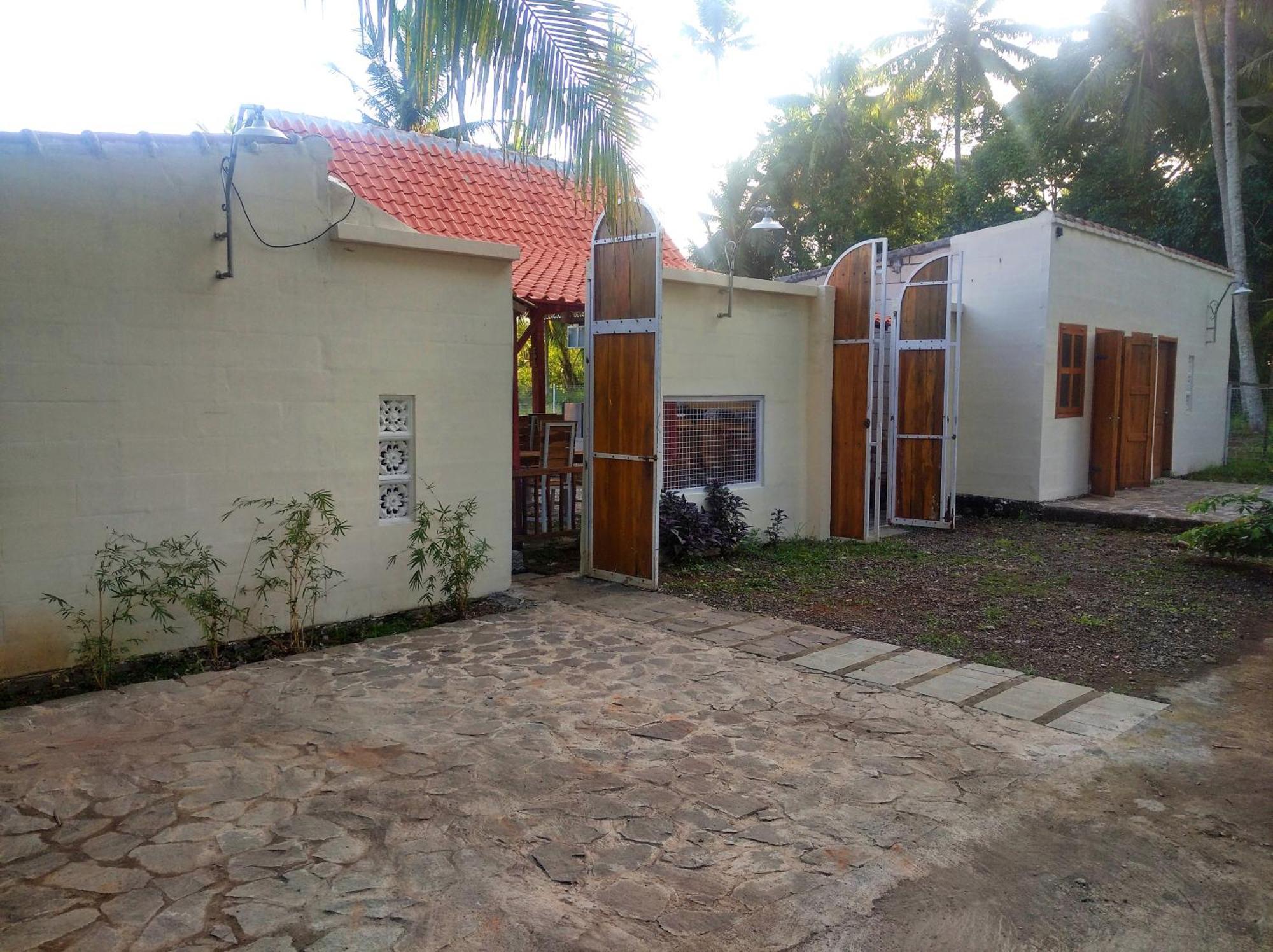 Wooden Kemiren Homestay Banyuwangi Banyuwangi  Eksteriør billede